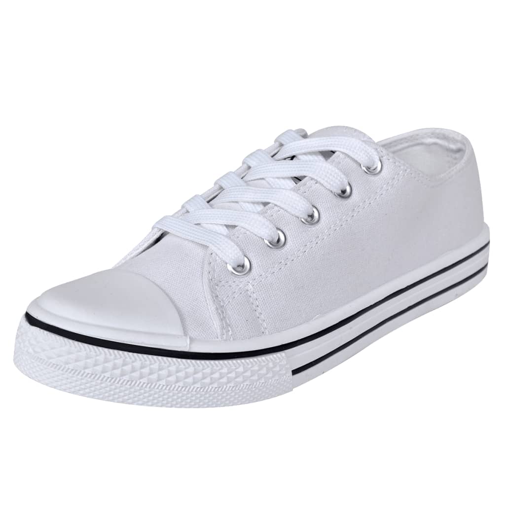 Classic Women's Low-top Lace-up Canvas Sneaker White Size 7.5