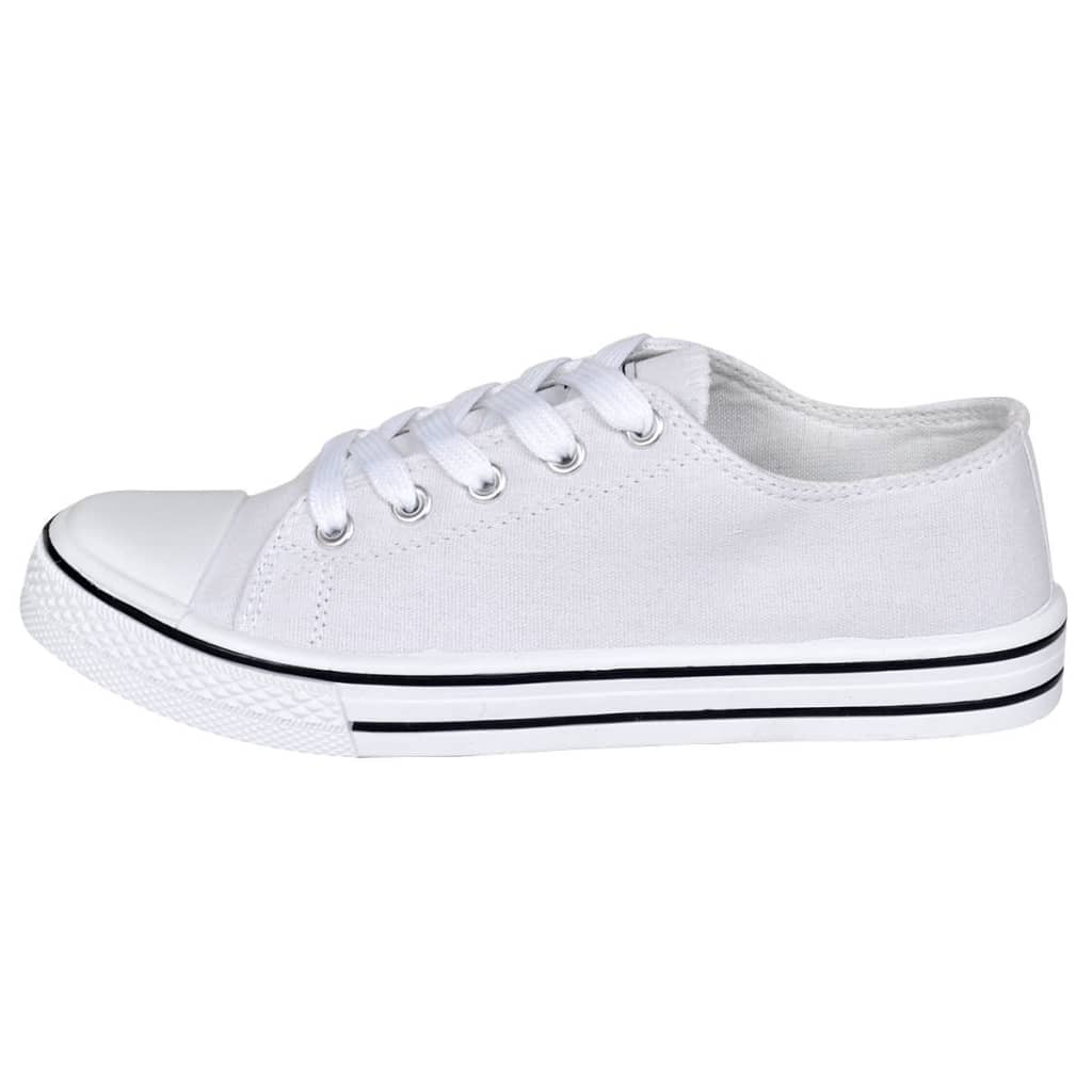 Classic Women's Low-top Lace-up Canvas Sneaker White Size 3.5